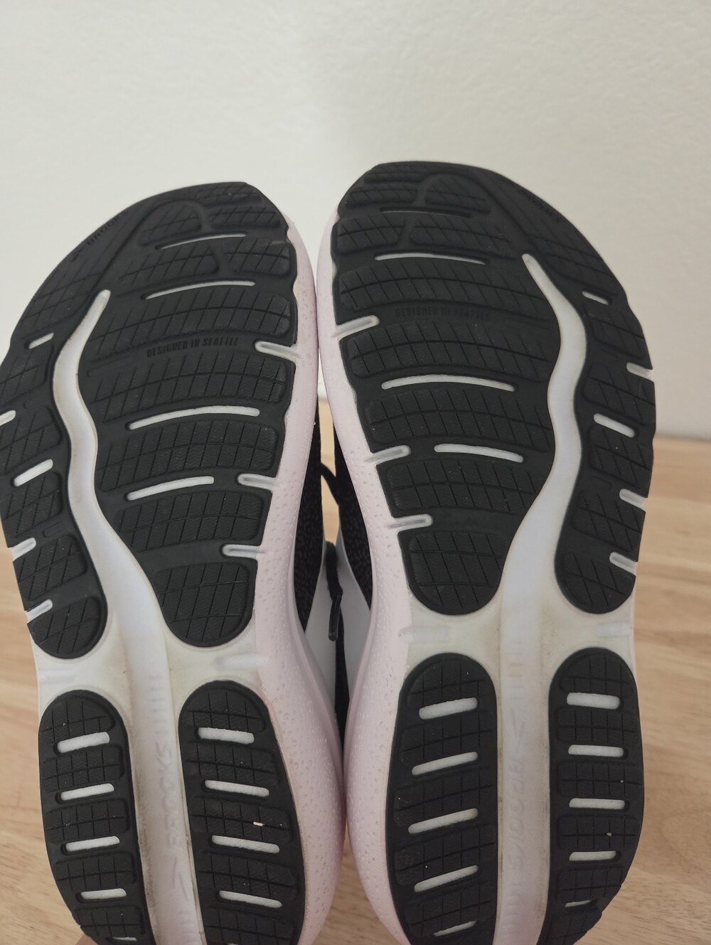 Womens Brooks Ghost Max 2 - Picture 4 of 6